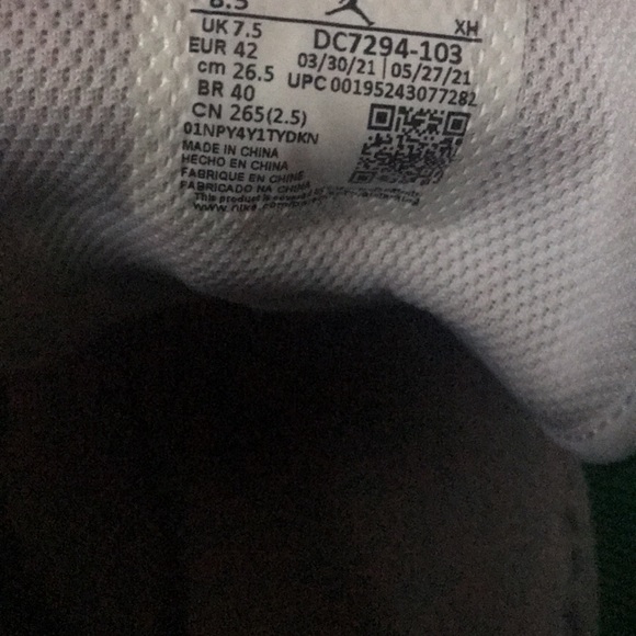 Jordan 1 mid grey greens *great condition* *lightly used* - Picture 4 of 4